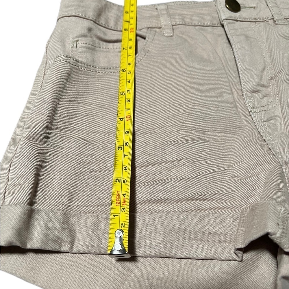 H&M Tan Cuffed Denim Shorts NWOT Size 2 - Picture 3 of 7